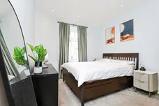Syresham Gardens, Haywards Heath