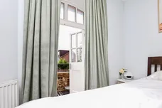 Syresham Gardens, Haywards Heath