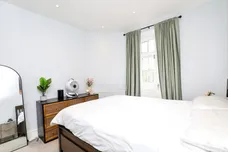Syresham Gardens, Haywards Heath