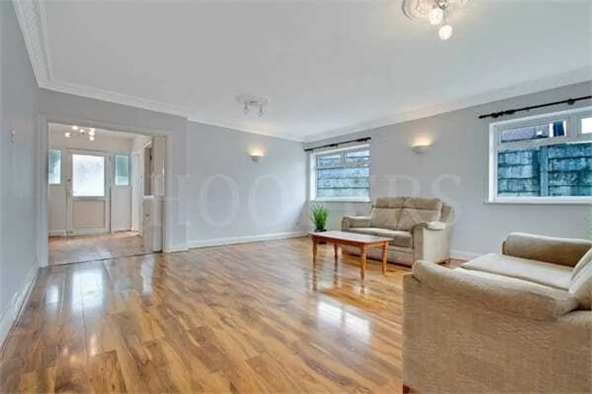 Warren Road, London, NW2