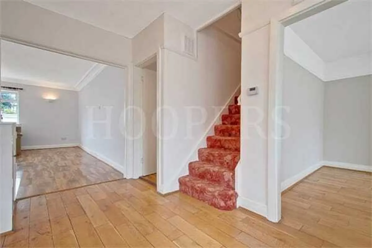 Warren Road, London, NW2