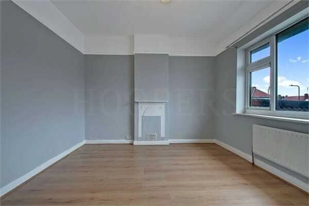 Warren Road, London, NW2