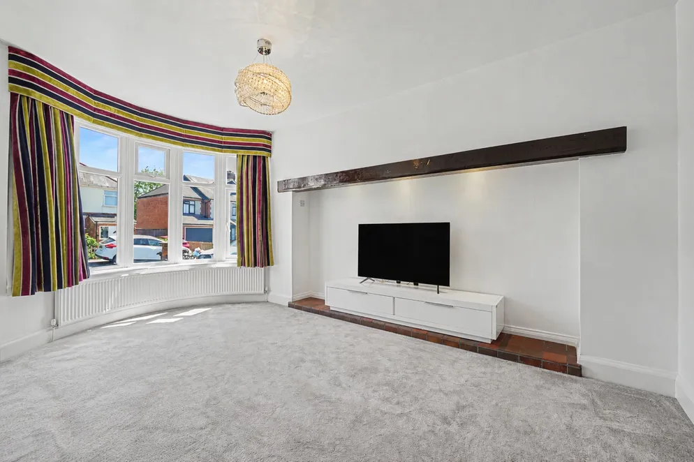 Property carousel item 6