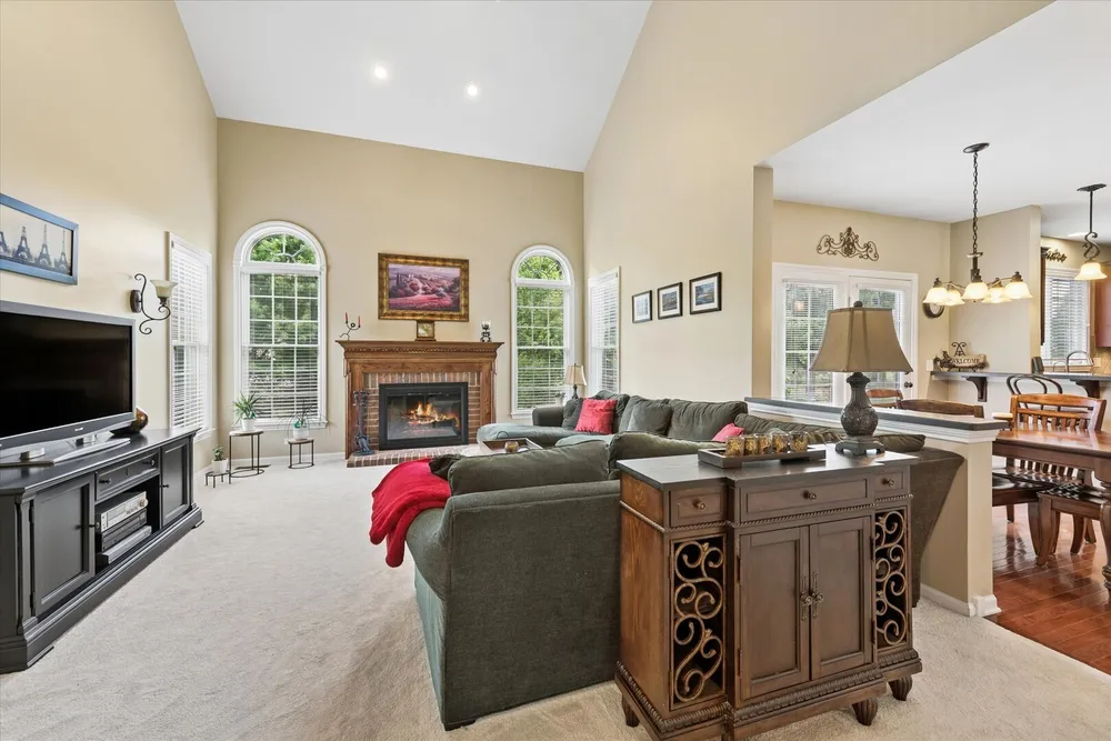 29 Glacier Circle, South Barrington, IL 60010