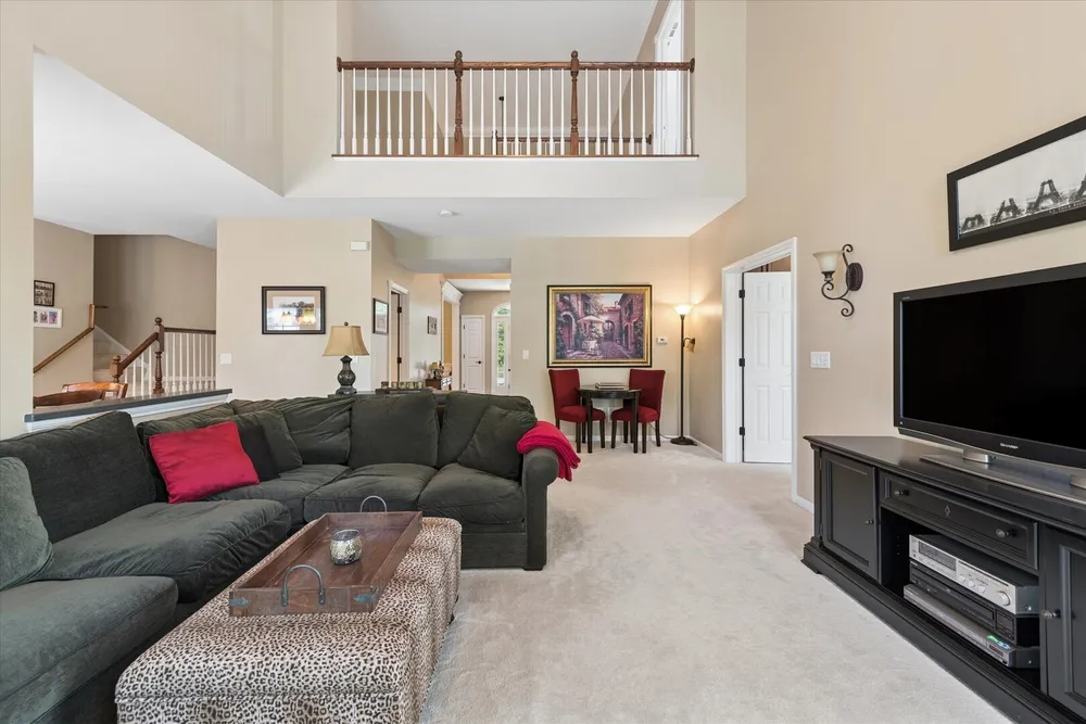 29 Glacier Circle, South Barrington, IL 60010