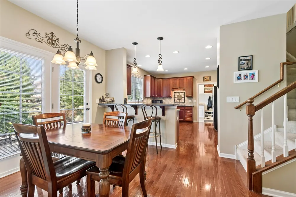 29 Glacier Circle, South Barrington, IL 60010