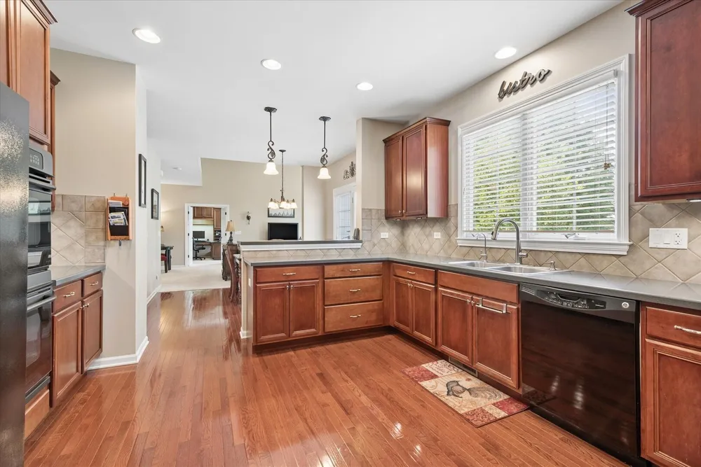 29 Glacier Circle, South Barrington, IL 60010