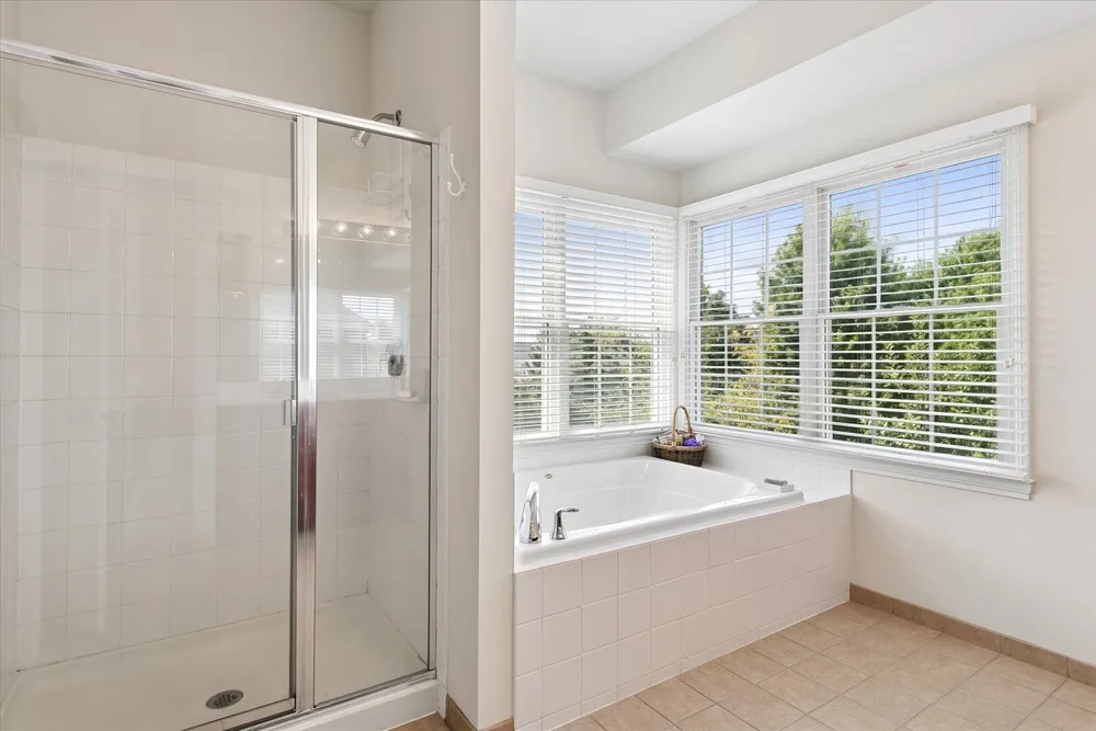 29 Glacier Circle, South Barrington, IL 60010
