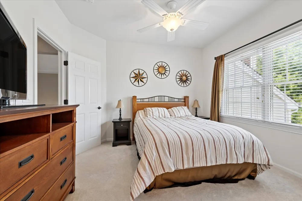 29 Glacier Circle, South Barrington, IL 60010