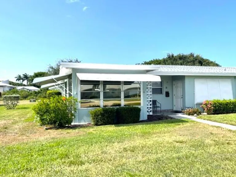 237 High Point Ct W, Delray Beach, FL 33445