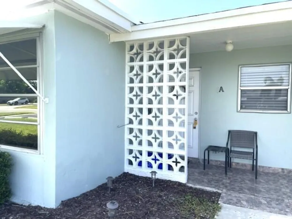 237 High Point Ct W, Delray Beach, FL 33445