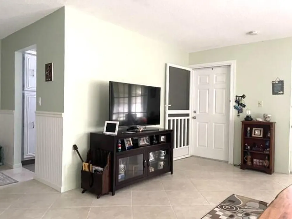 237 High Point Ct W, Delray Beach, FL 33445