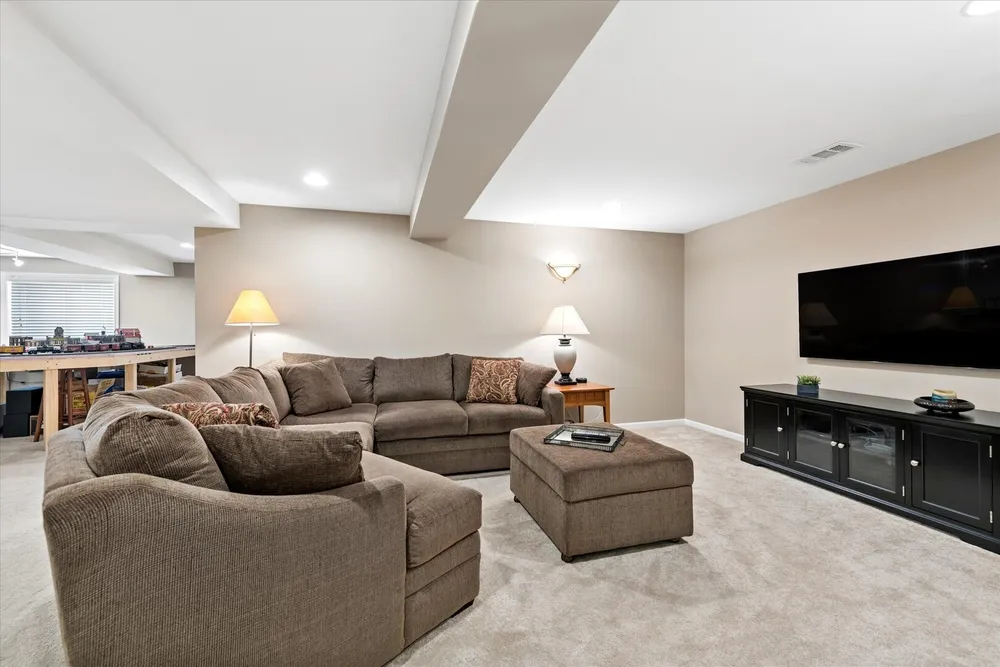 29 Glacier Circle, South Barrington, IL 60010