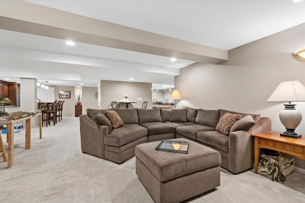 29 Glacier Circle, South Barrington, IL 60010