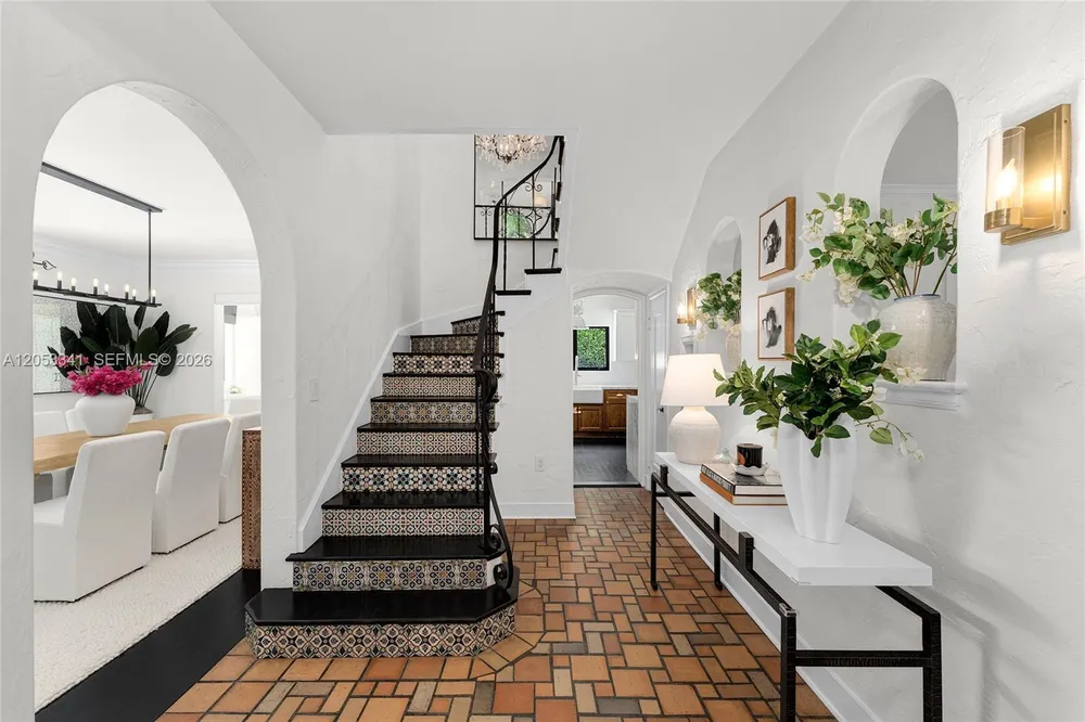 4430 Alton Rd, Miami Beach, FL 33140