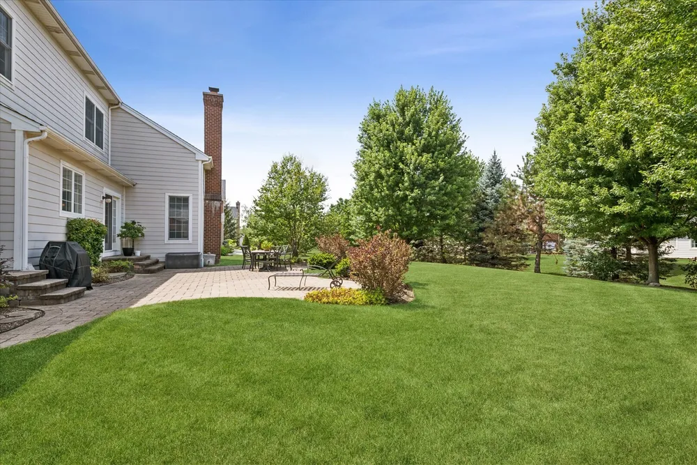 29 Glacier Circle, South Barrington, IL 60010