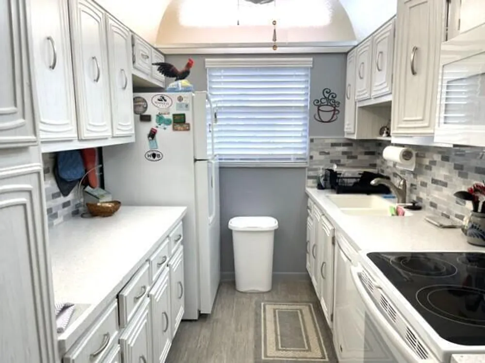 237 High Point Ct W, Delray Beach, FL 33445