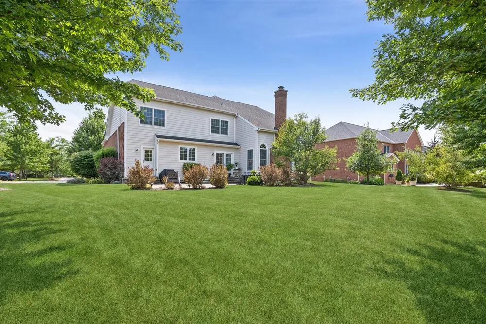 29 Glacier Circle, South Barrington, IL 60010
