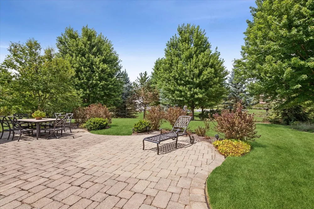 29 Glacier Circle, South Barrington, IL 60010