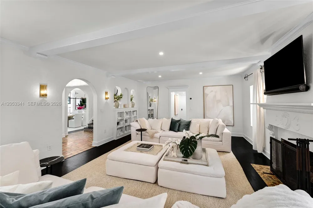 4430 Alton Rd, Miami Beach, FL 33140