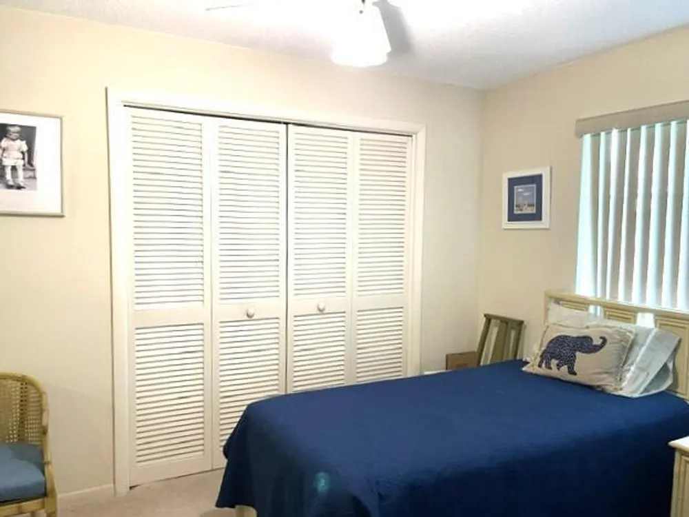 237 High Point Ct W, Delray Beach, FL 33445