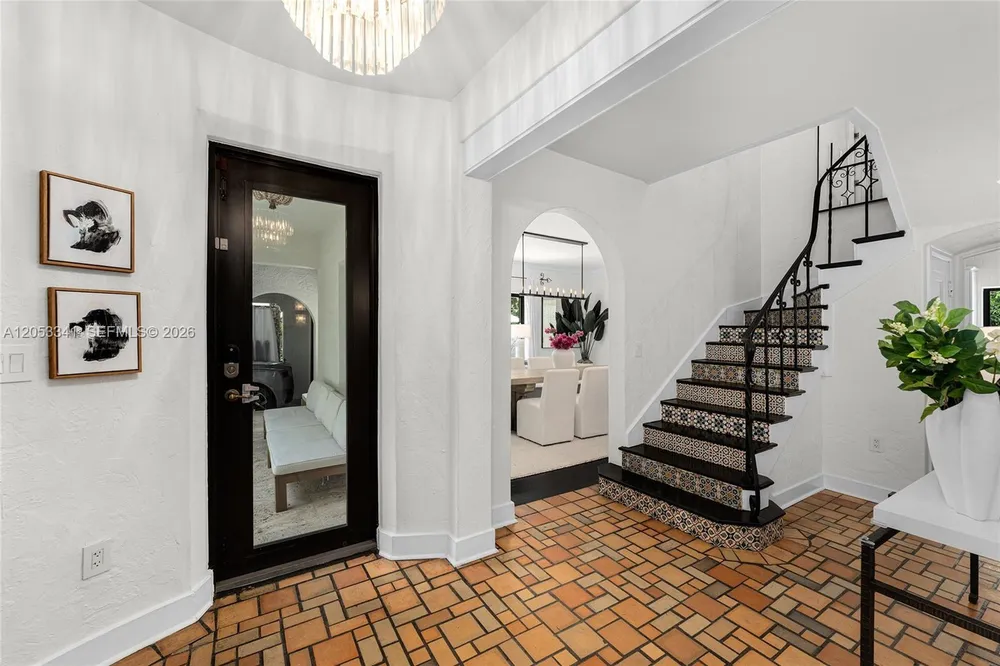 4430 Alton Rd, Miami Beach, FL 33140