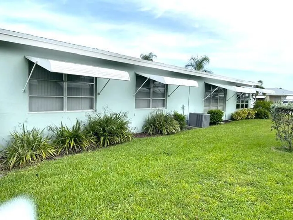237 High Point Ct W, Delray Beach, FL 33445