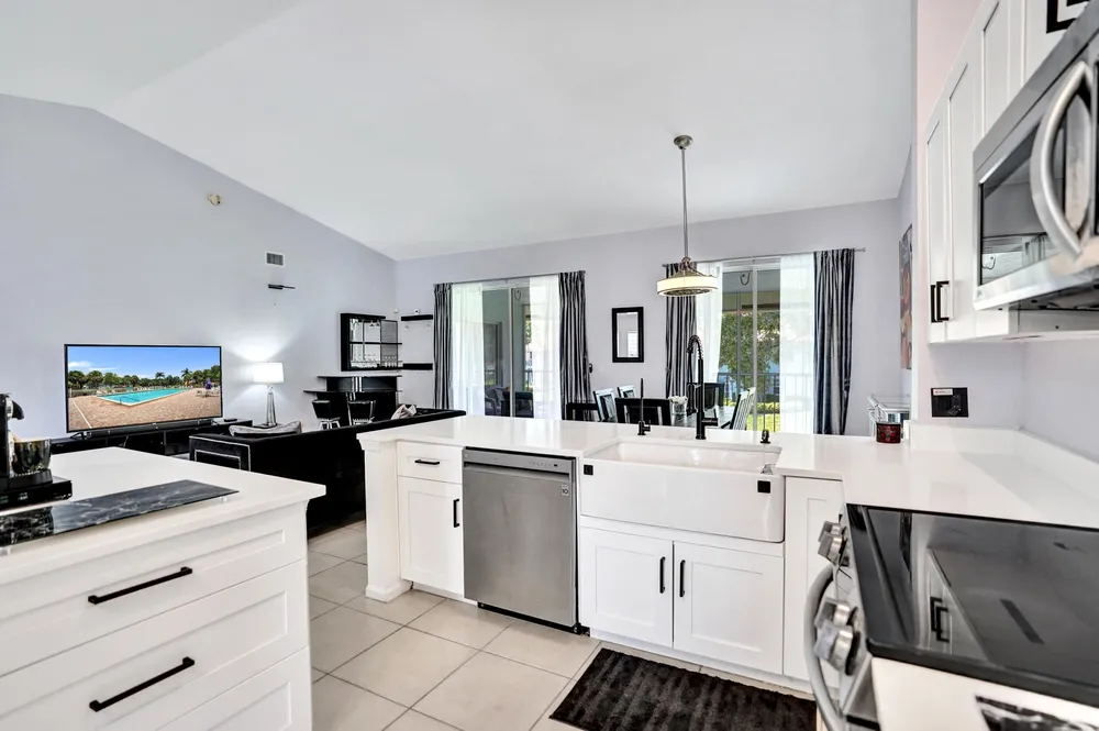 7669 Springwater Pl, Boynton Beach, FL 33437