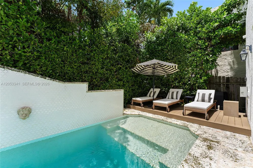4430 Alton Rd, Miami Beach, FL 33140