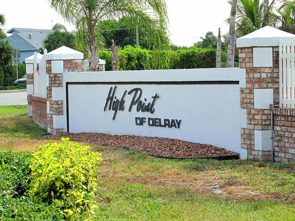 237 High Point Ct W, Delray Beach, FL 33445