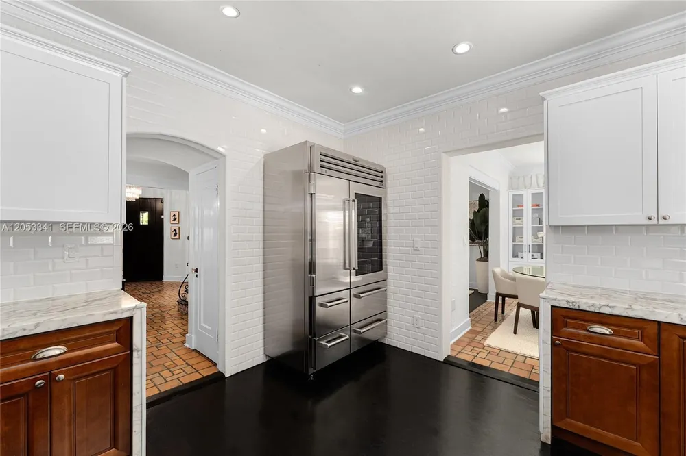 4430 Alton Rd, Miami Beach, FL 33140