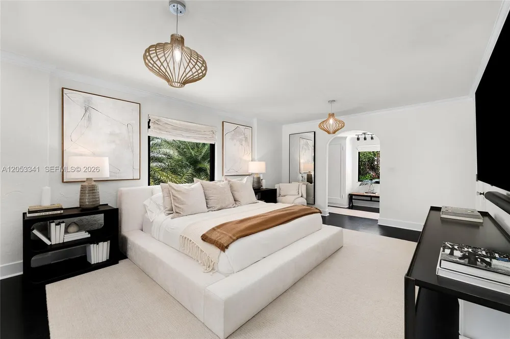 4430 Alton Rd, Miami Beach, FL 33140