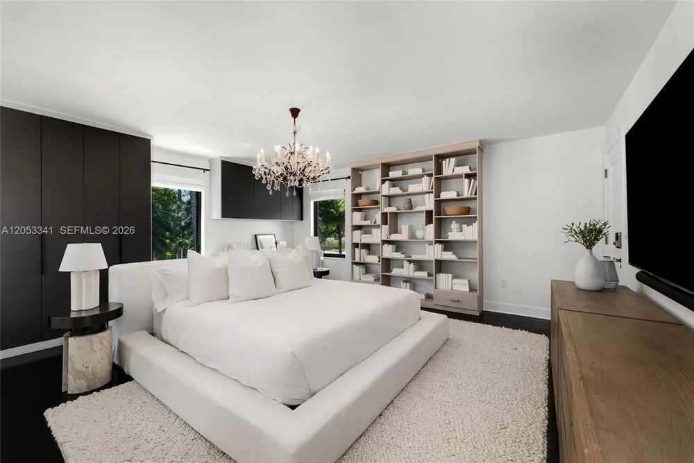 4430 Alton Rd, Miami Beach, FL 33140
