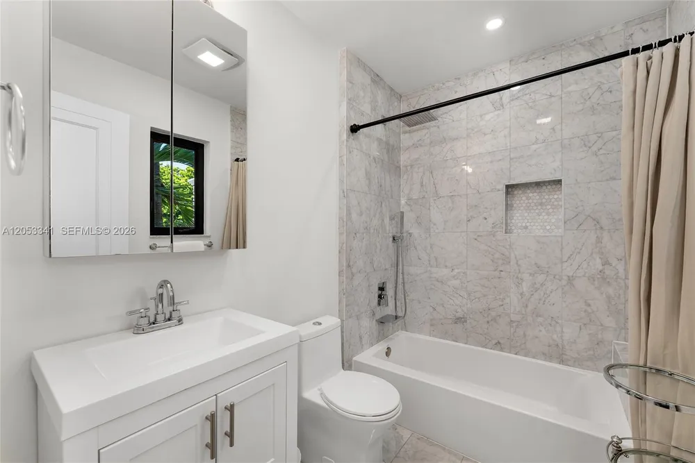4430 Alton Rd, Miami Beach, FL 33140