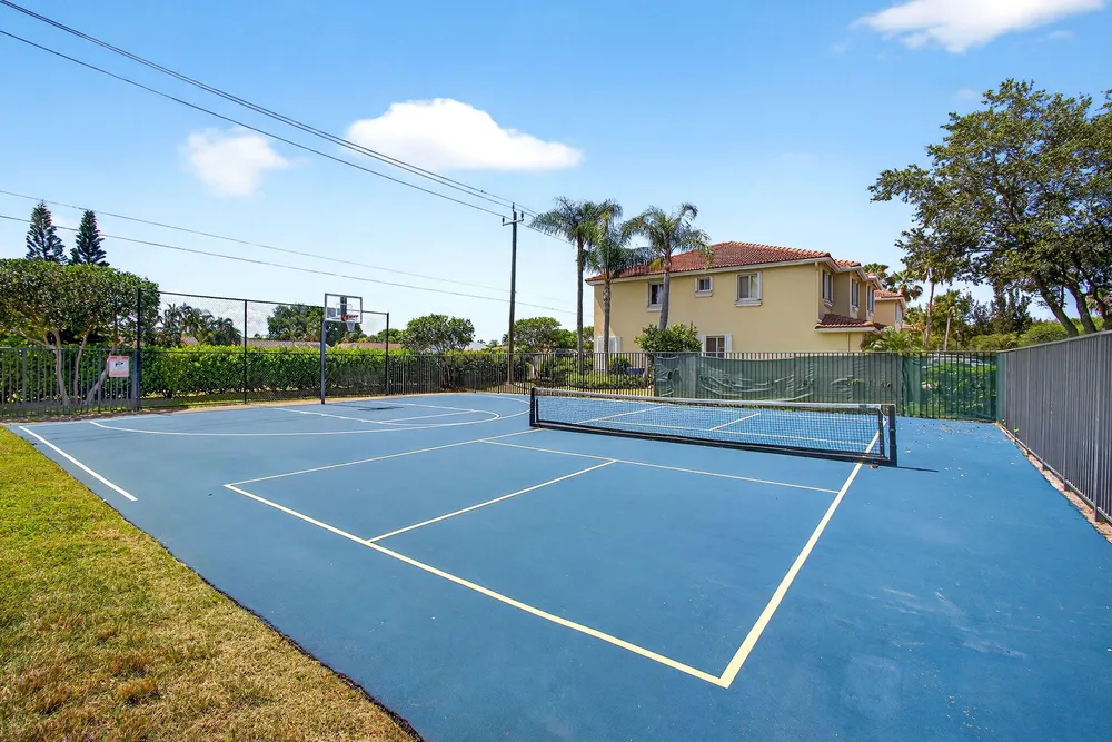3085 N Evergreen Circle, Boynton Beach, FL 33426