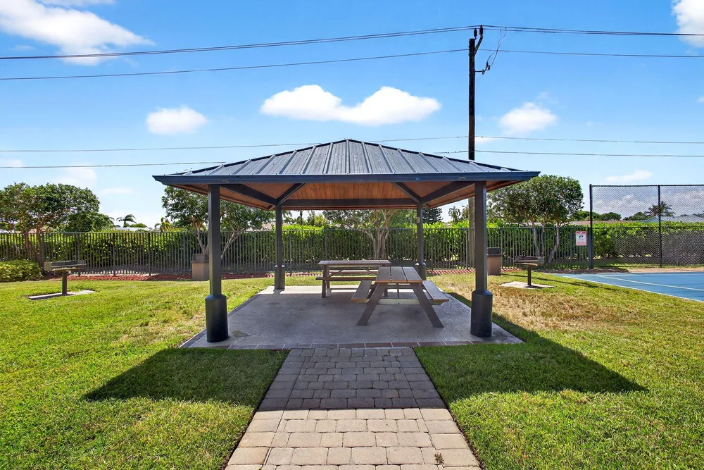 3085 N Evergreen Circle, Boynton Beach, FL 33426