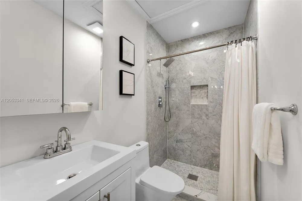 4430 Alton Rd, Miami Beach, FL 33140