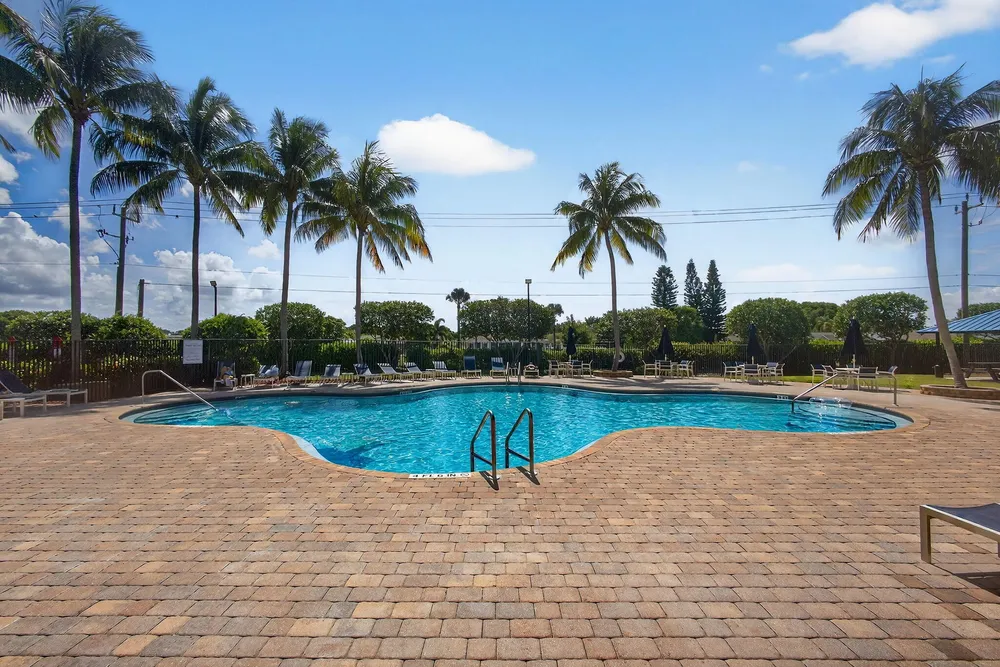 3085 N Evergreen Circle, Boynton Beach, FL 33426