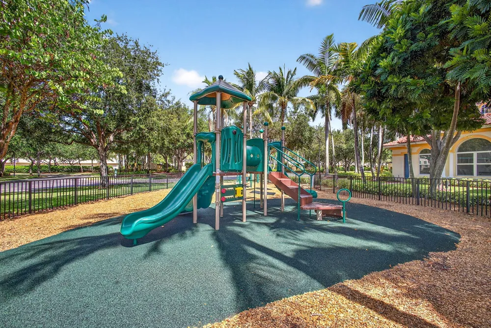3085 N Evergreen Circle, Boynton Beach, FL 33426