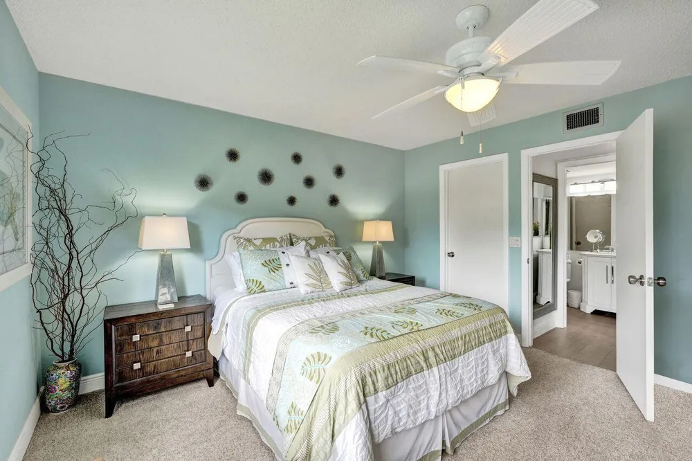 429 Pine Glen Ln, Greenacres, FL 33463