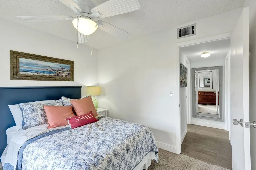 429 Pine Glen Ln, Greenacres, FL 33463