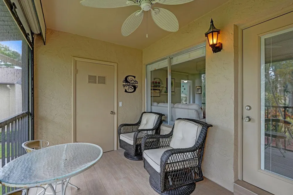 429 Pine Glen Ln, Greenacres, FL 33463