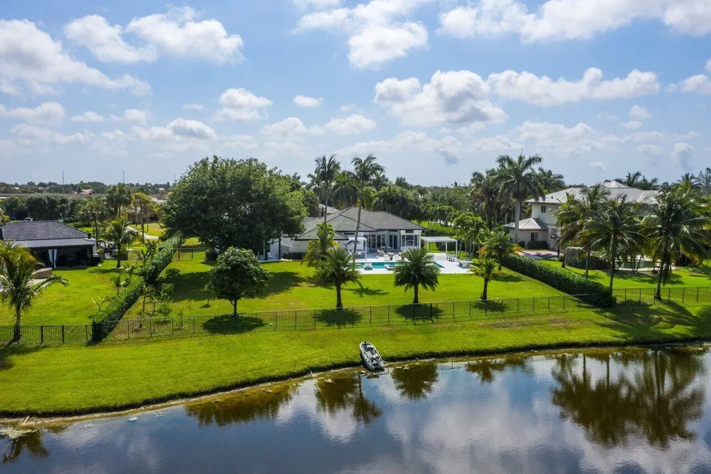 8331 Sawpine Rd, Delray Beach, FL 33446