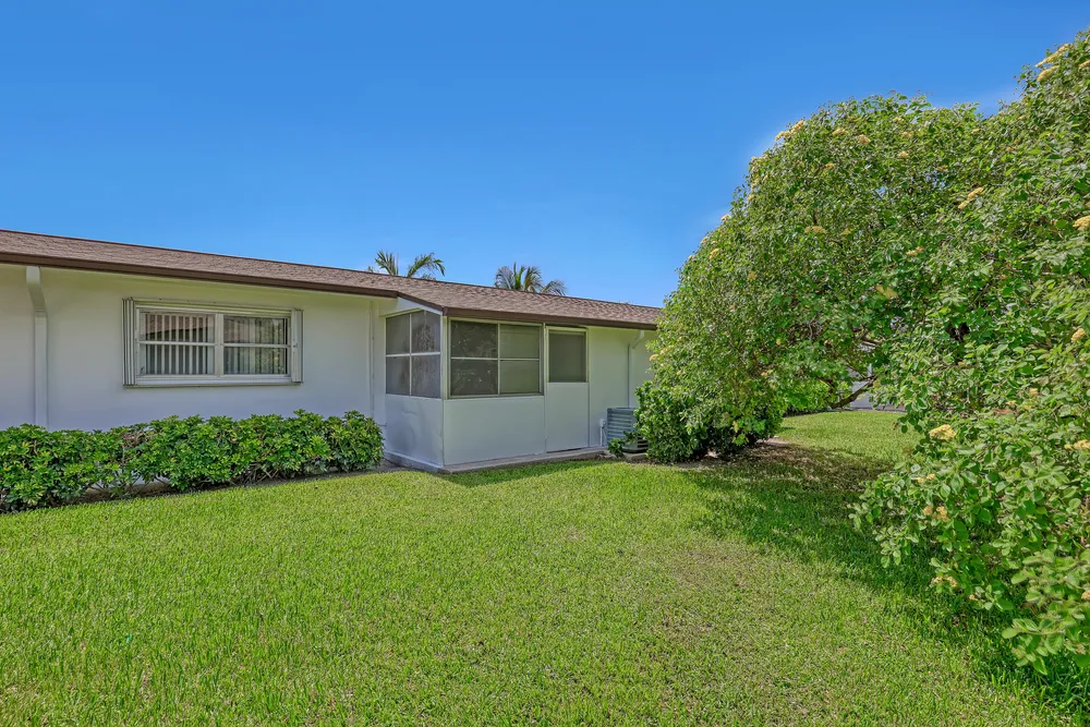 2940 Crosley Dr E, West Palm Beach, FL 33415