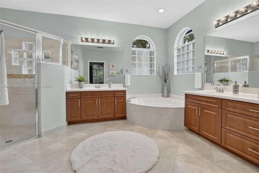 1164 Ginger Circle, Weston, FL 33326