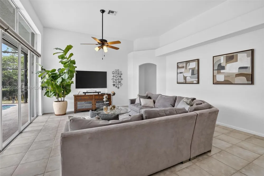 1164 Ginger Circle, Weston, FL 33326