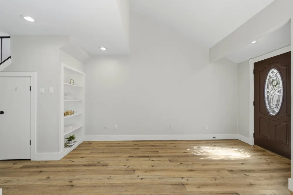 1063 Country Place Dr, Houston, TX 77079