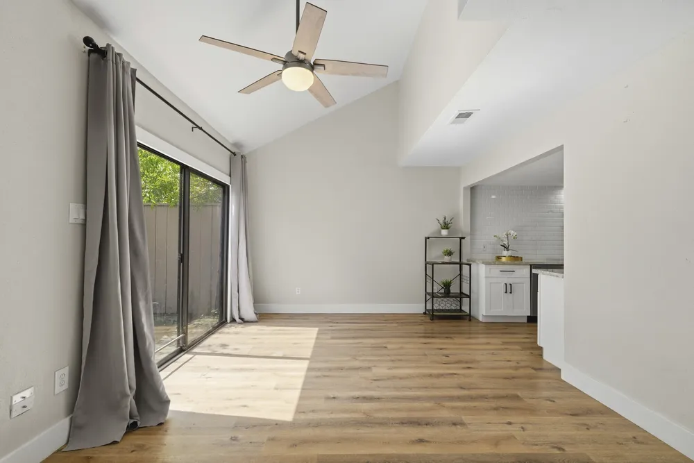 1063 Country Place Dr, Houston, TX 77079