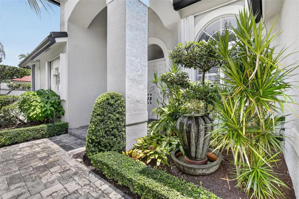 1164 Ginger Circle, Weston, FL 33326