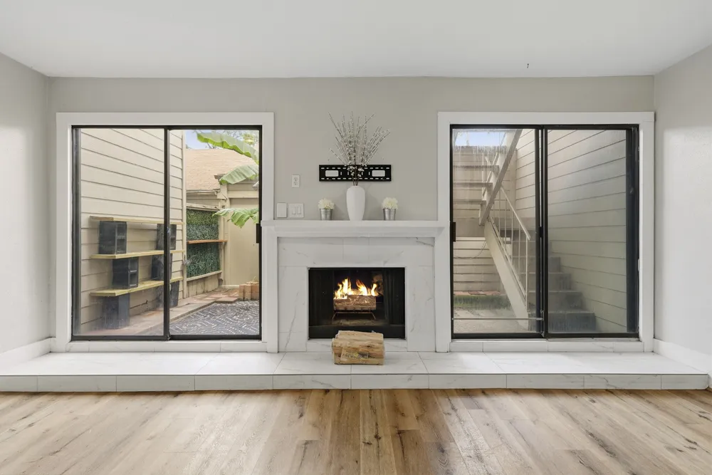 1063 Country Place Dr, Houston, TX 77079